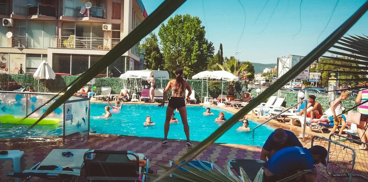 Bohemi And Free Parking 3*