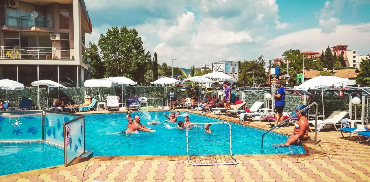 Hotel Bohemi And Free Parking 3*
