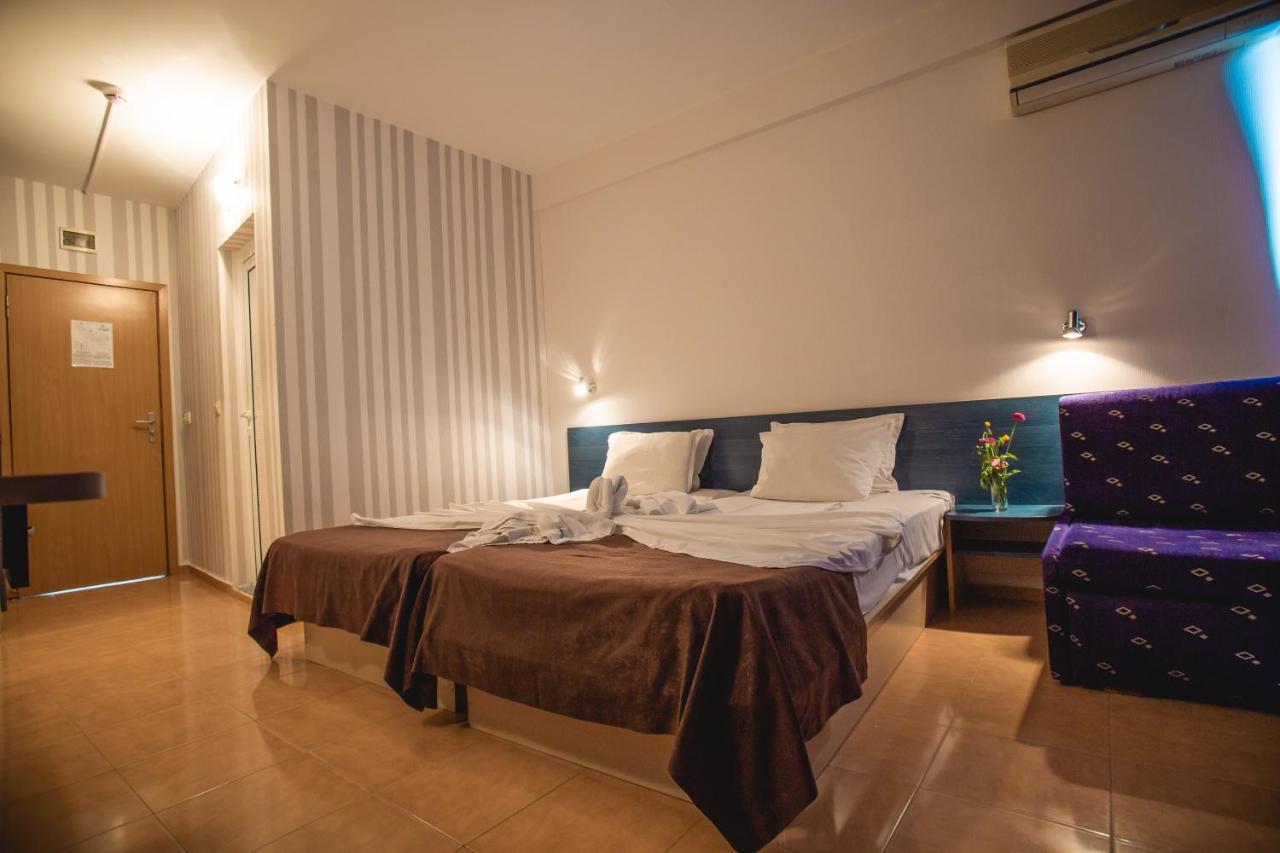 Bohemi And Free Parking 3*