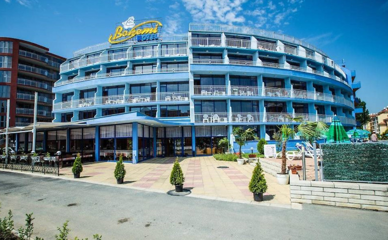 Bohemi And Free Parking