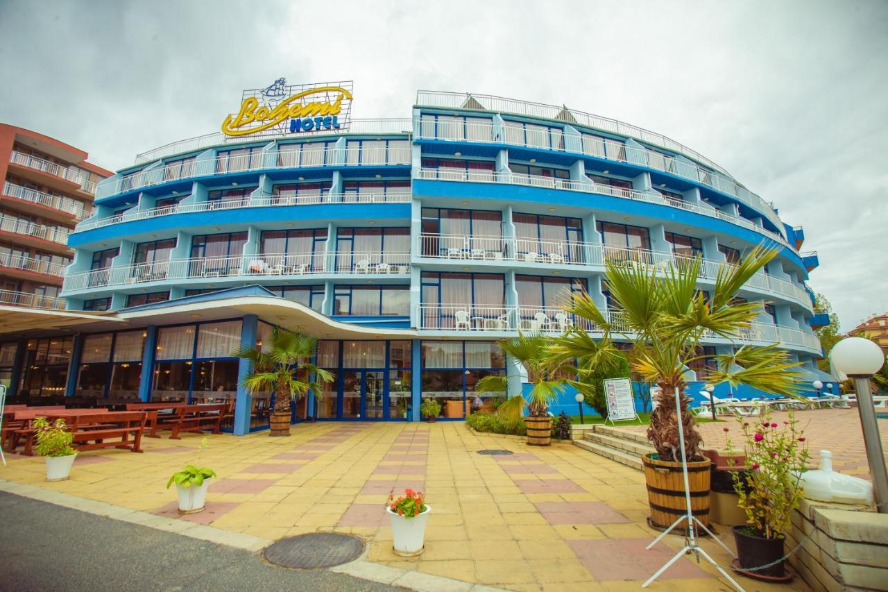 Bohemi And Free Parking Hotel