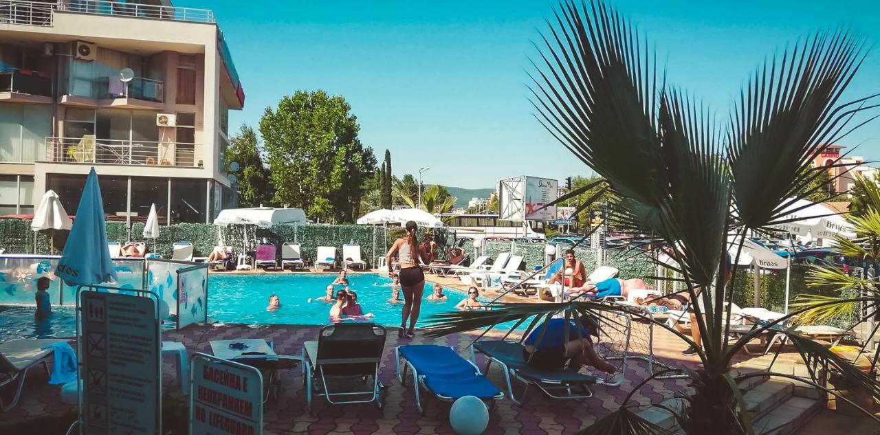 Bohemi And Free Parking