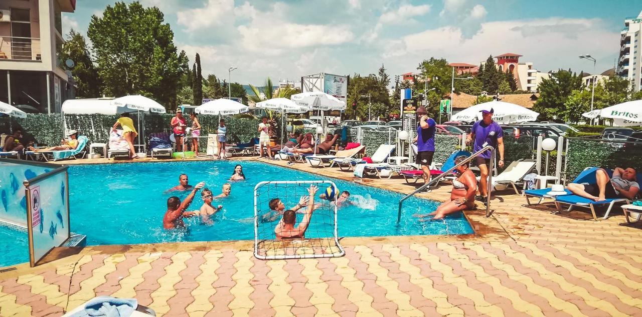 Bohemi And Free Parking Hotel