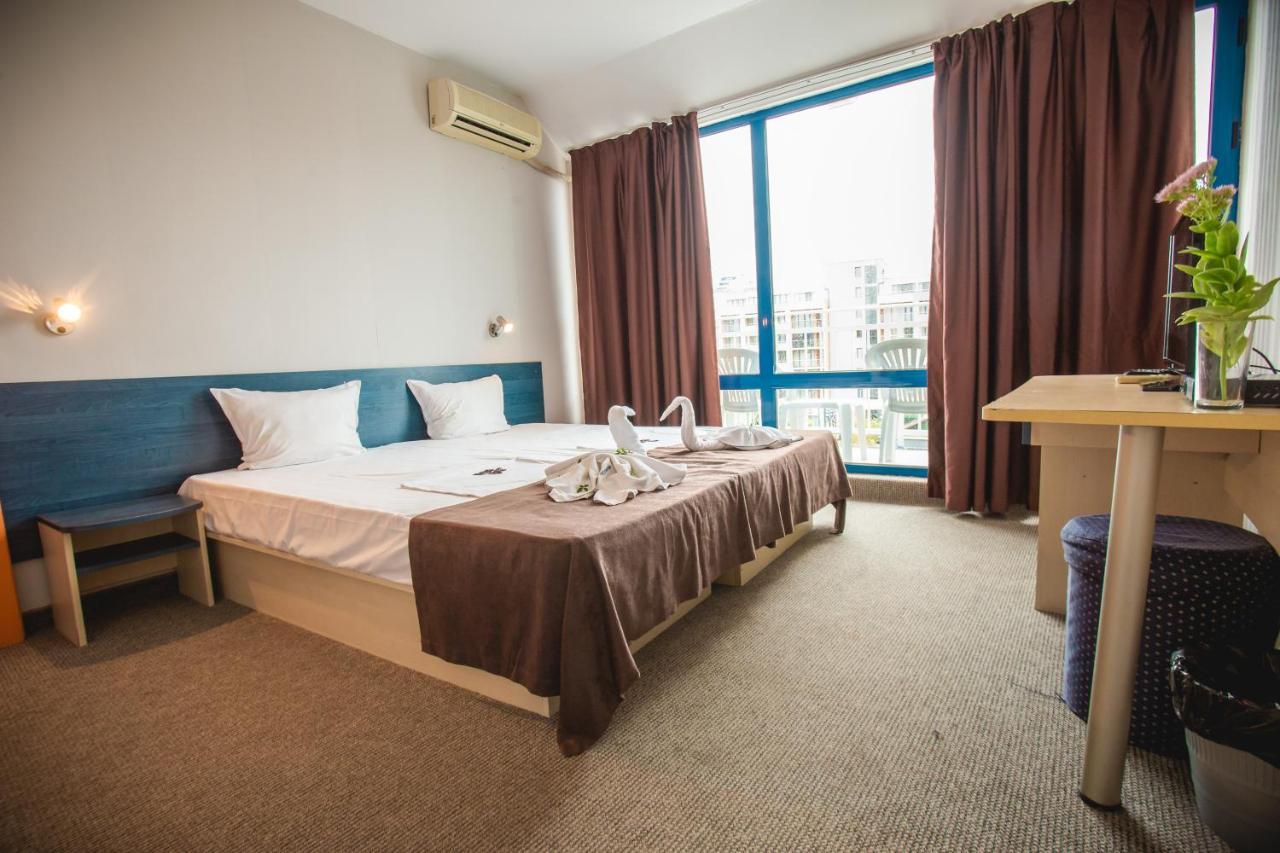 Bohemi And Free Parking 3*
