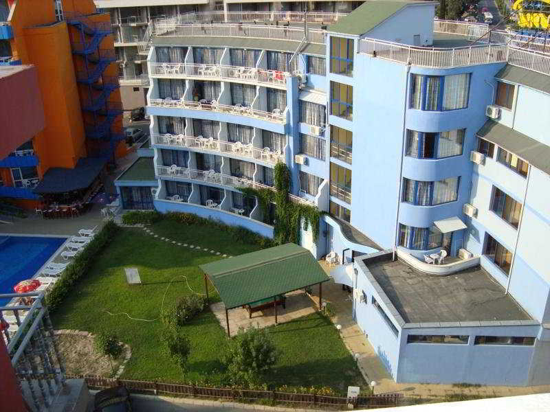 Bohemi And Free Parking Hotel